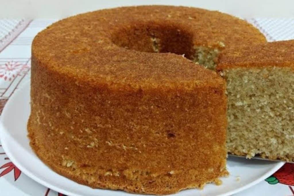 Prepare um delicioso bolo de aveia fofo e macio para acompanhar o seu lanche da tarde