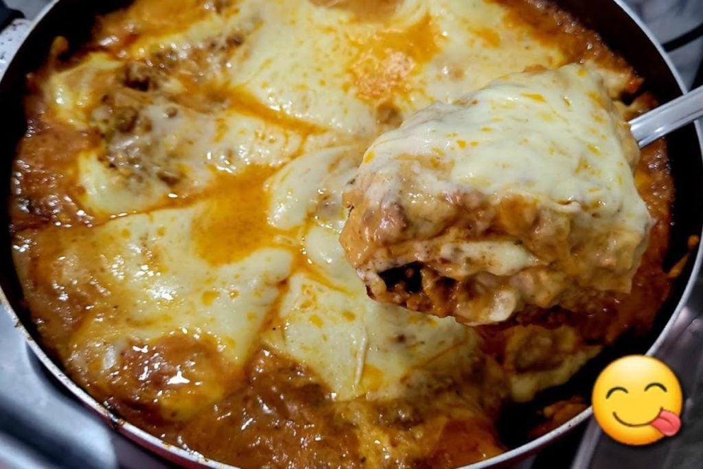 Prepare uma deliciosa lasanha de frigideira em poucos minutos diretamente na boca do fogão