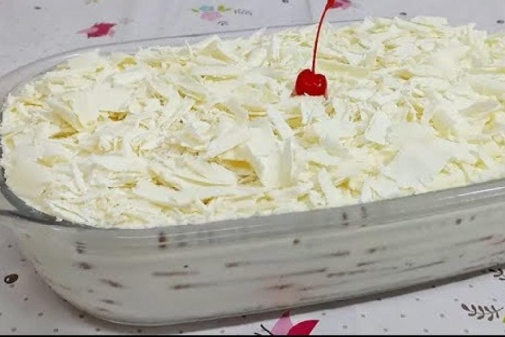 Delicioso pavê de leite ninho para saborear em família: cremoso e simples de preparar.