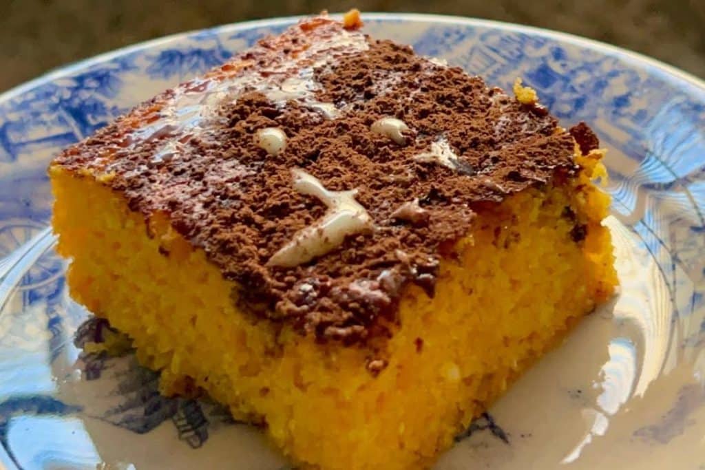 Descubra como fazer um bolo sem farinha de trigo, grande, macio e fofinho