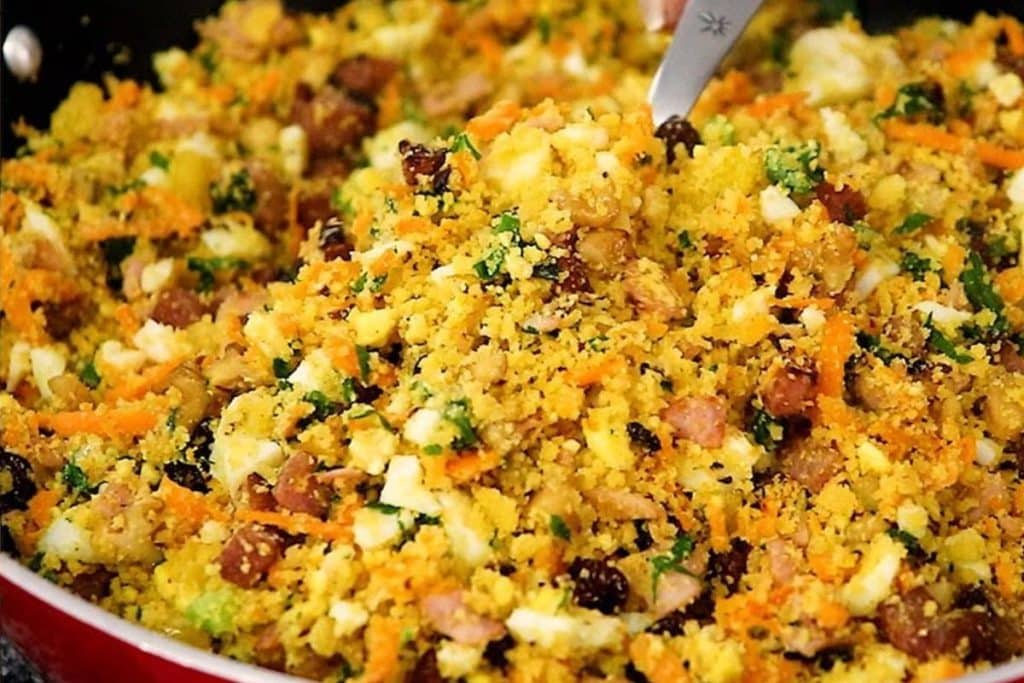 Confira a deliciosa receita de farofa perfeita para acompanhar seu churrasco em família