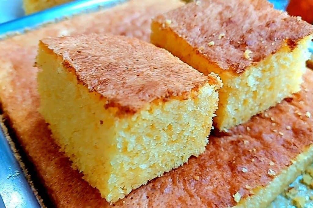 Descubra a deliciosa receita de bolo sem leite e sem trigo para o lanche da tarde