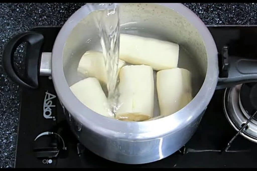 Confira a deliciosa receita de mandioca gratinada para o almoço