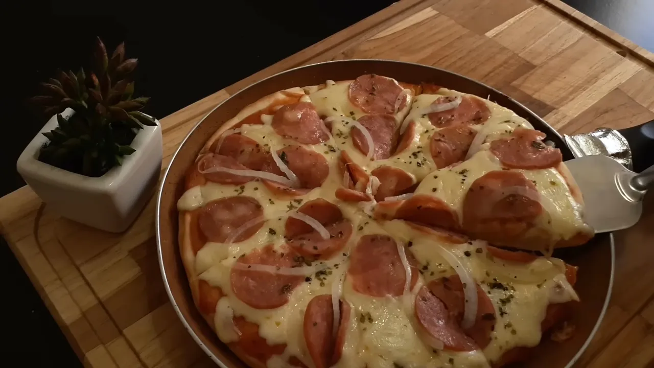 Pizza de Frigideira Sem Forno, Sem Ovo e Sem Leite