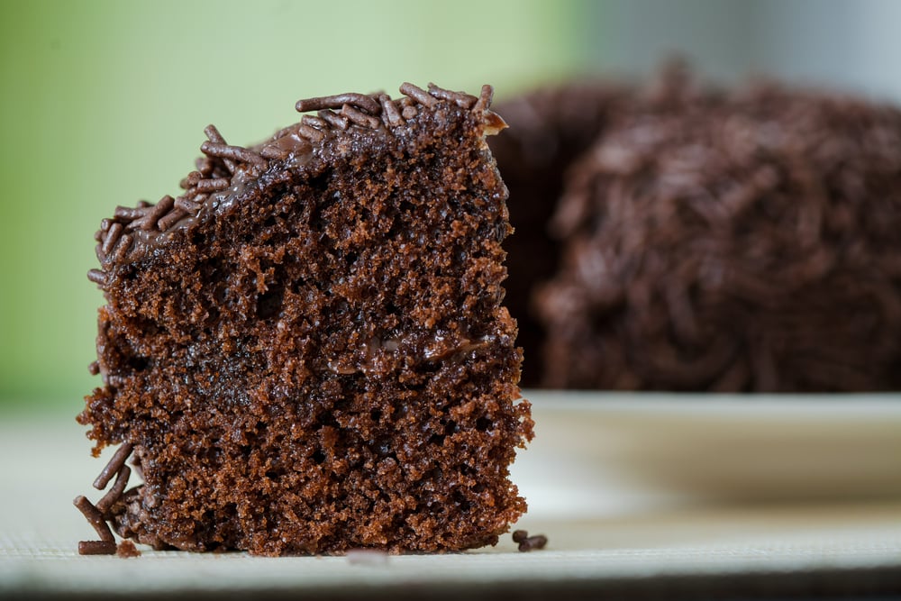 Ingredientes de qualidade para o bolo de chocolate fofinho