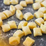 Aprenda a fazaer a melhor massa de nhoque caseira com apenas 4 ingredientes