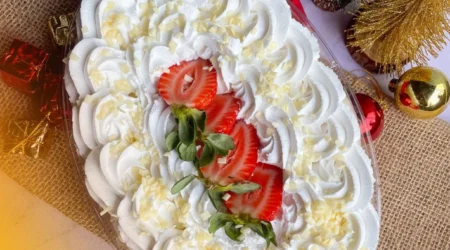 DALL·E 2024 06 03 16.13.19 A high quality image in landscape format showing the ingredients for a strawberry bombom de travessa. The ingredients should be neatly arranged on a