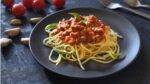 Macarrao a bolonhesa cremoso