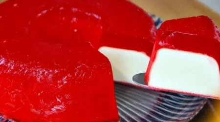 Receita de Gelatina com creme de leite no liquidificador
