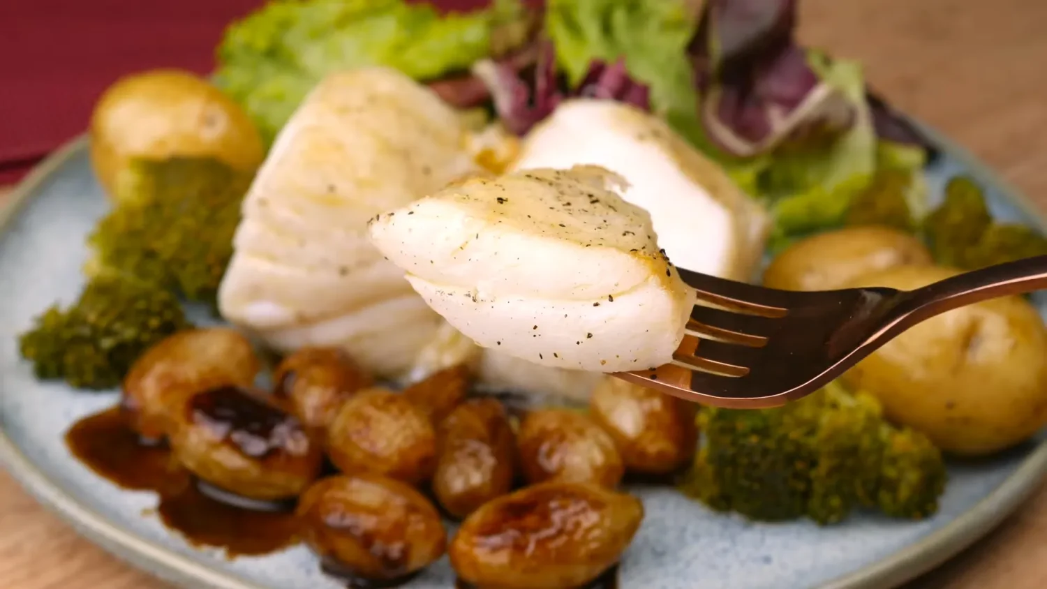 Bacalhau da Noruega ao Forno com Cebola Caramelizada: Receita Prática e Deliciosa