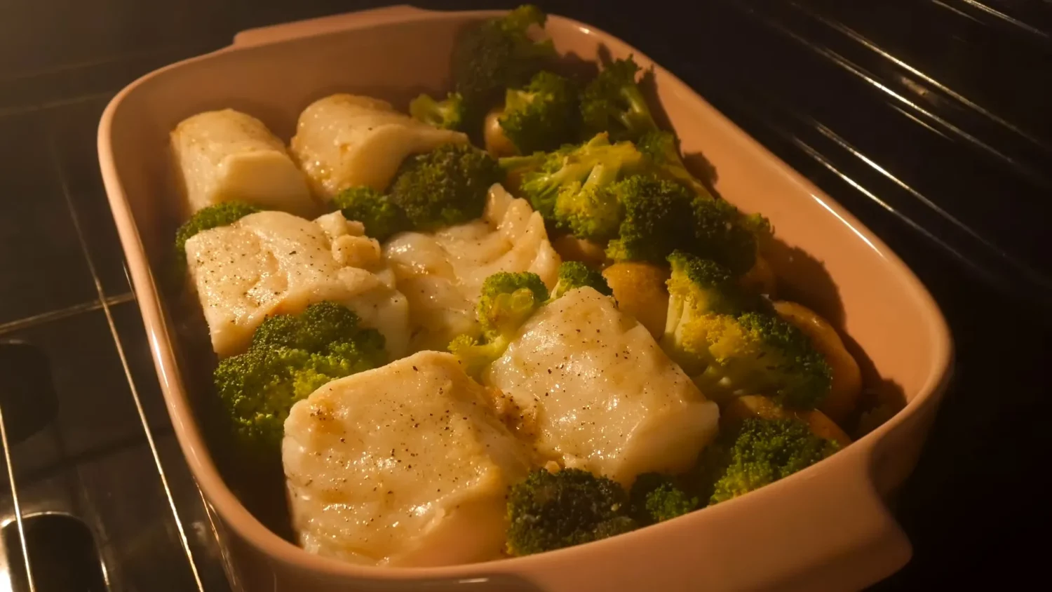 Bacalhau da Noruega ao Forno com Cebola Caramelizada: Receita Prática e Deliciosa