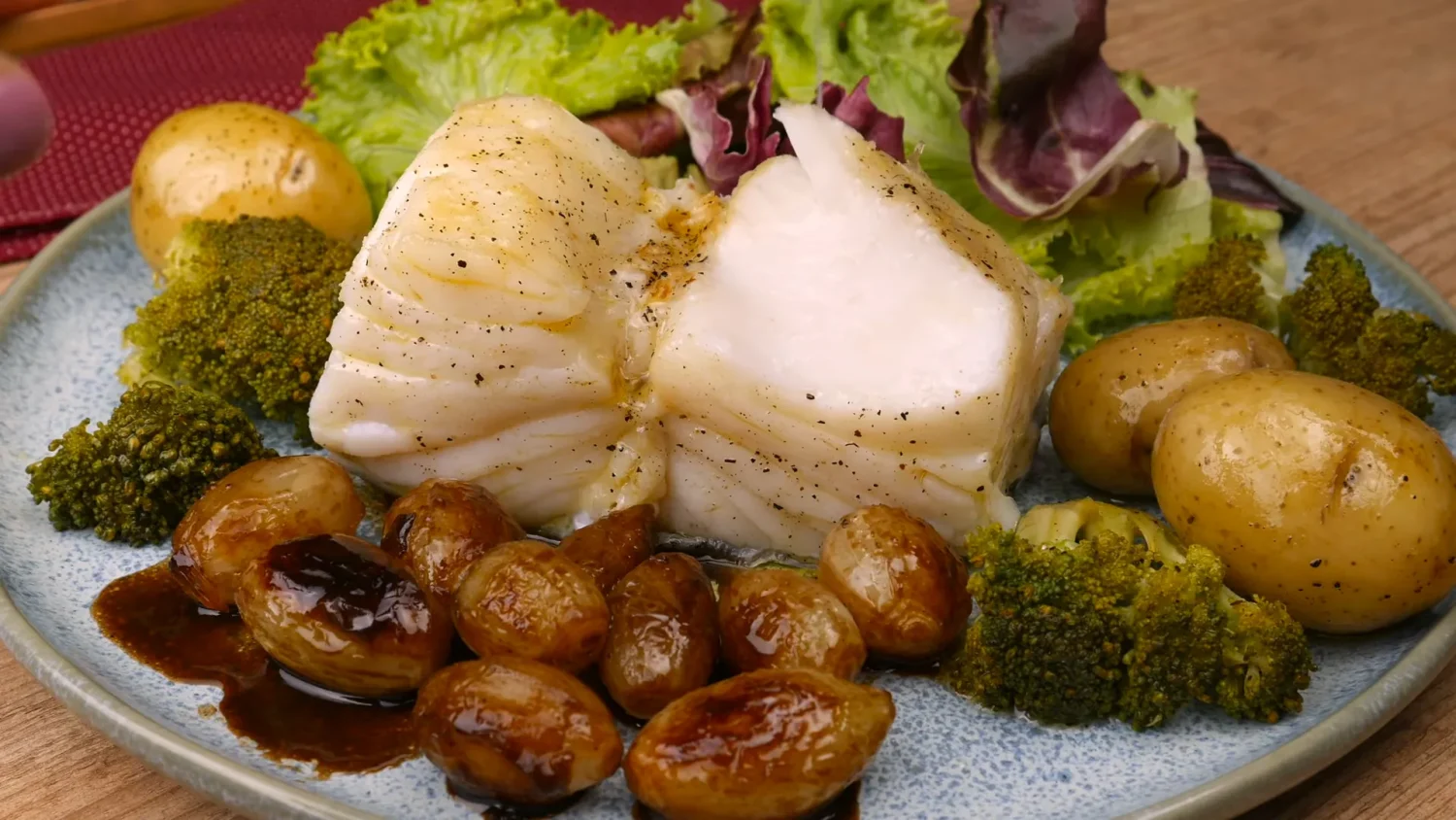 Bacalhau da Noruega ao Forno com Cebola Caramelizada: Receita Prática e Deliciosa