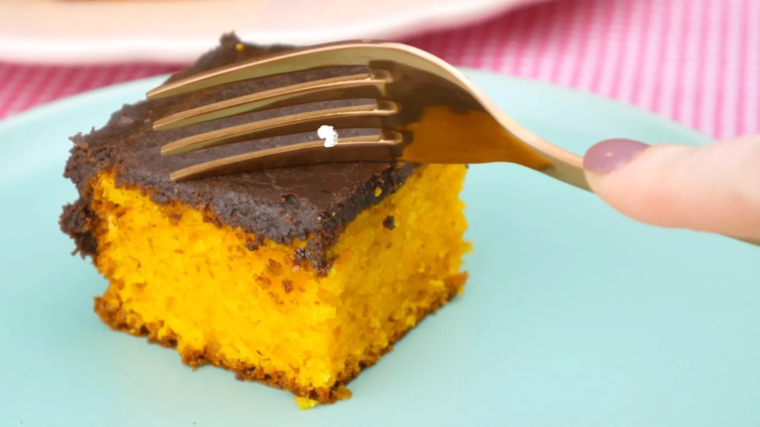 Saudável e Delicioso: Bolo de Cenoura Low Carb com Chocolate, Sem Lactose e Sem Açúcar, Fácil de Fazer