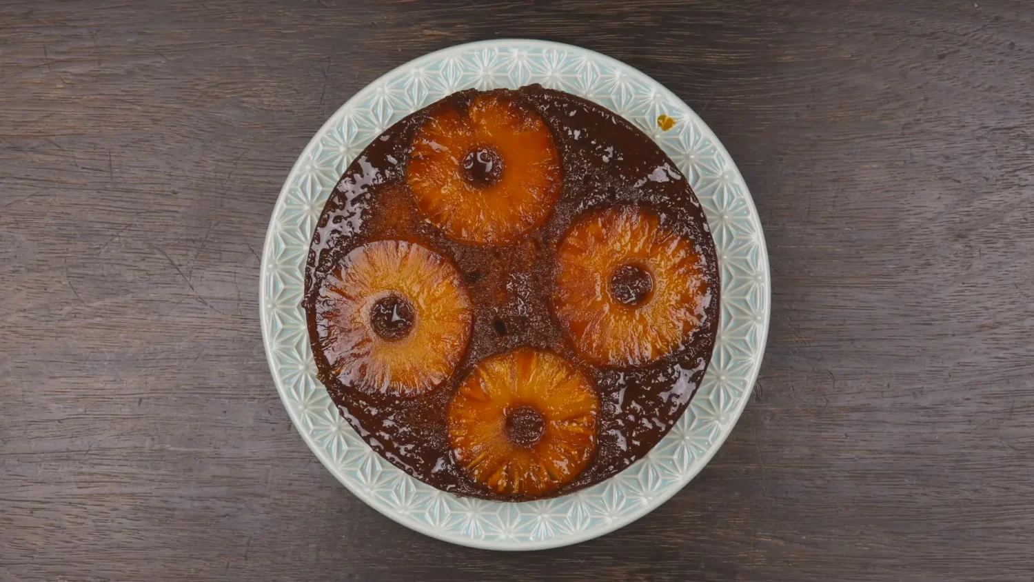 Bolo de Abacaxi com Como caramelizado