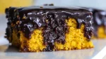 Bolo de Cenoura Gelado com Cobertura de Chocolate para Sobremesa de Almoco do Dia dos Pais
