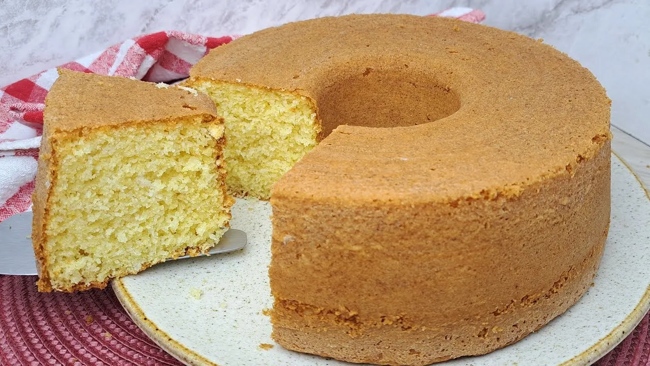 Bolo de Fubá com Coco Super Fofinho Low Carb, Sem Glúten e Zero Açúcar