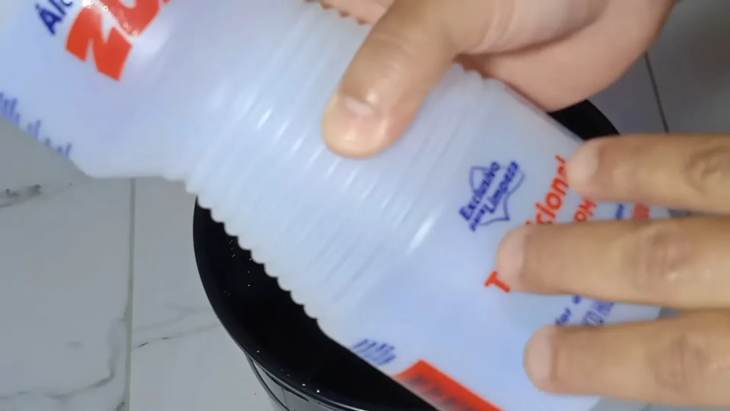 Como Limpar Banheiro Encardido de Forma Rápida e Eficiente