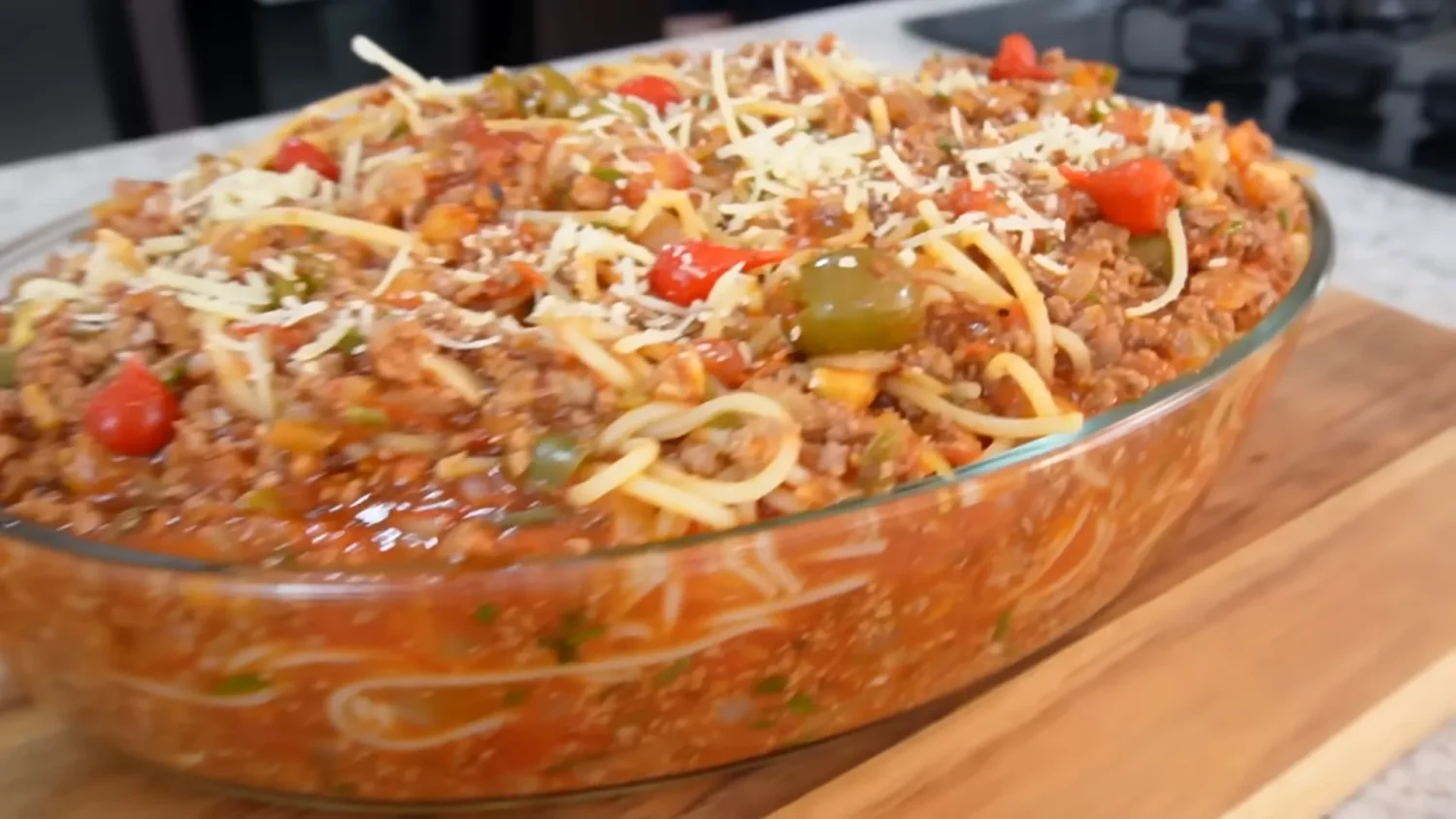 Ingredientes Necessários para o Macarrão com Molho de Carne