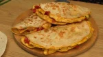Omelete de Tortilha com Queijo e Tomate: Rápido e Delicioso para o Almoço de Dia dos Pais!