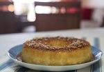 Se você está procurando uma receita sem trigo esse bolo de tapioca é perfeito