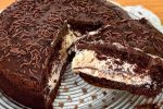 Conheca o novo bolo de chocolate com recheio inovador que