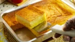 Descubra Como Preparar uma Broa de Fuba com Faixa Branca Cremosa que Vai Deixar Todos com Agua na Boca